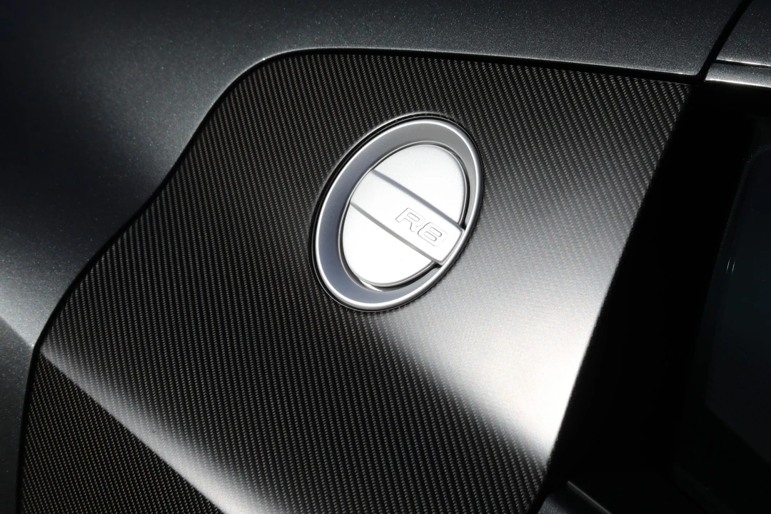 2015 Audi 42 R8 - Image 30 of 31