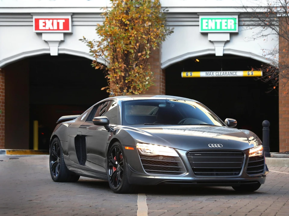 2015 Audi 42 R8 - Image 2 of 31