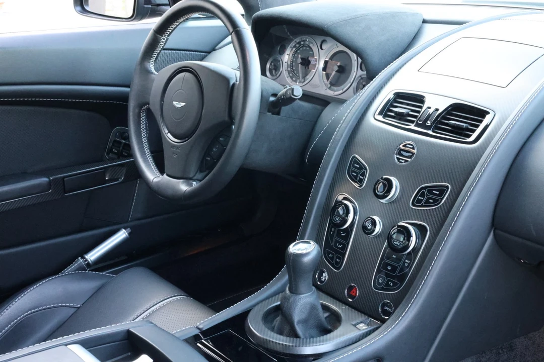 2016 Aston Martin V8 Vantage (2006-2017) - Image 24 of 31