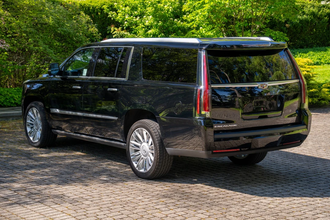 2016 Cadillac Escalade 4th Gen - Image 29 of 31