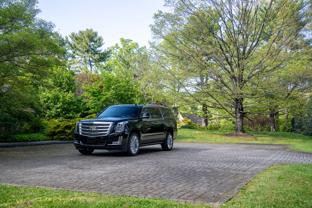 2016 Cadillac Escalade 4th Gen - Image 3 of 31