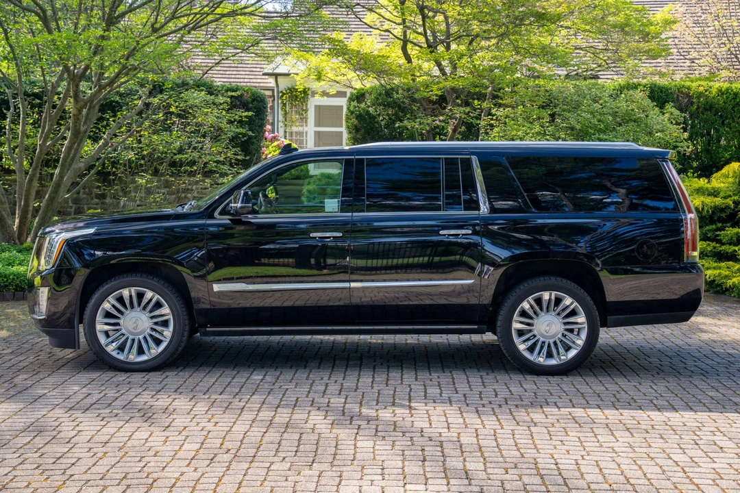 2016 Cadillac Escalade 4th Gen - Image 24 of 31