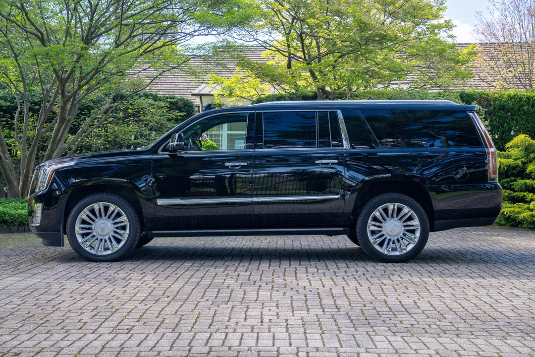 2016 Cadillac Escalade 4th Gen - Image 26 of 31