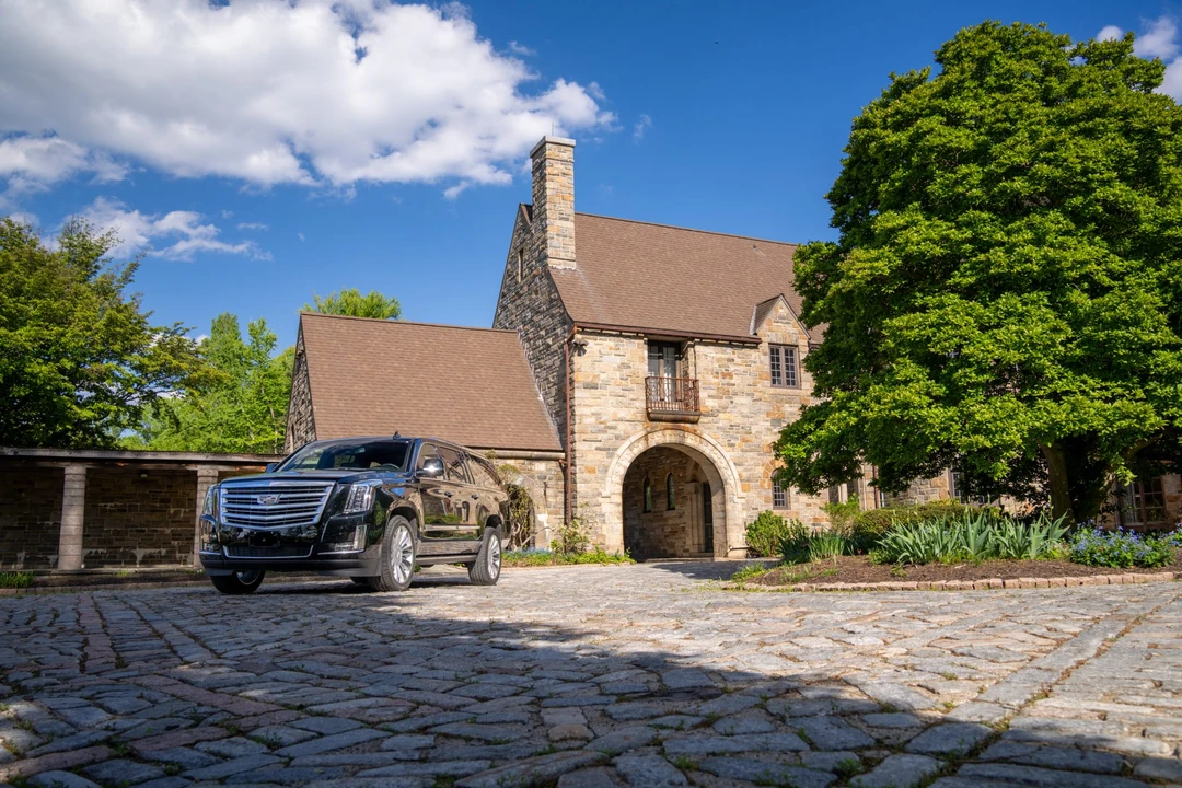 2016 Cadillac Escalade 4th Gen - Image 2 of 31