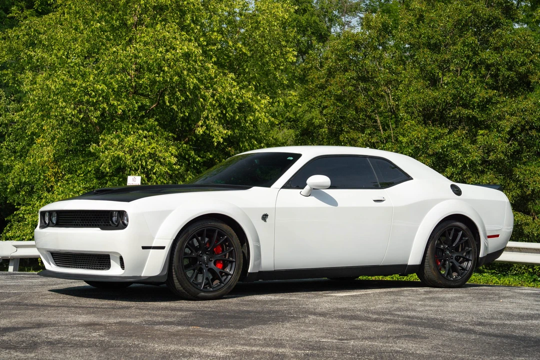 2016 Dodge Challenger SRT Hellcat 3rd Gen - Image 9 of 31