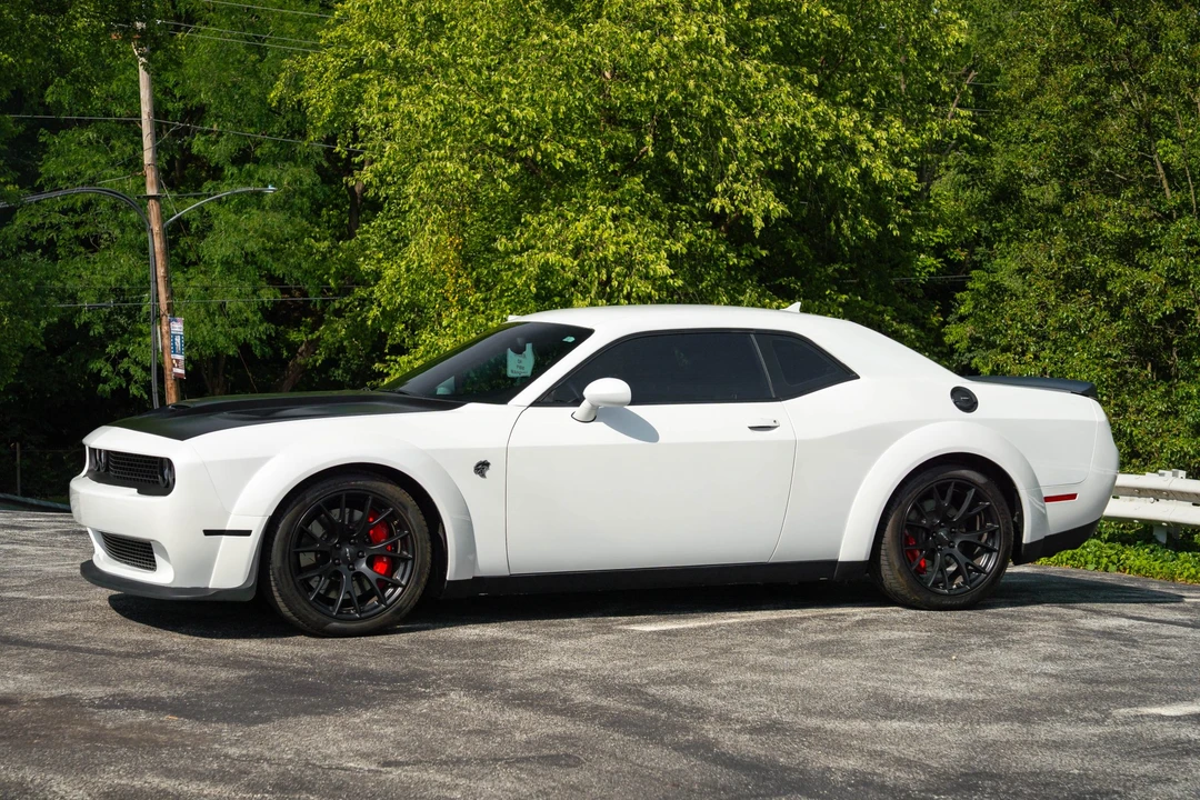 2016 Dodge Challenger SRT Hellcat 3rd Gen - Image 10 of 31