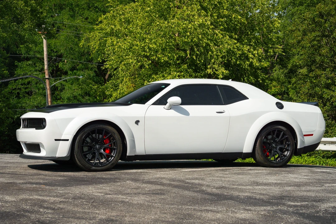 2016 Dodge Challenger SRT Hellcat 3rd Gen - Image 11 of 31