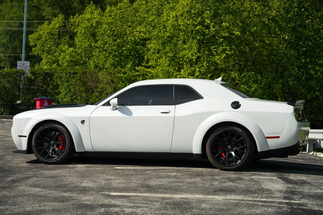 2016 Dodge Challenger SRT Hellcat 3rd Gen - Image 16 of 31