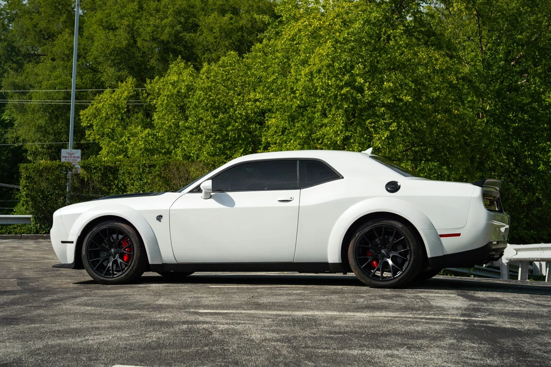 2016 Dodge Challenger SRT Hellcat 3rd Gen - Image 17 of 31