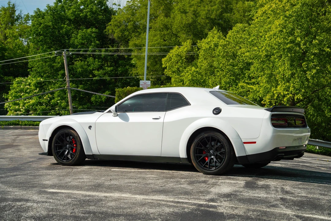2016 Dodge Challenger SRT Hellcat 3rd Gen - Image 19 of 31