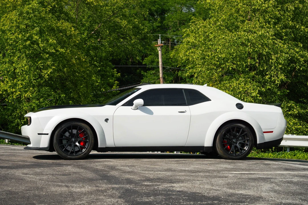 2016 Dodge Challenger SRT Hellcat 3rd Gen - Image 13 of 31
