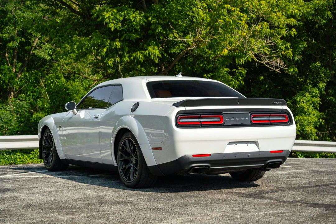 2016 Dodge Challenger SRT Hellcat 3rd Gen - Image 25 of 31