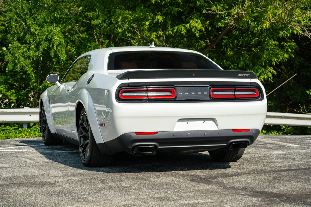 2016 Dodge Challenger SRT Hellcat 3rd Gen - Image 27 of 31