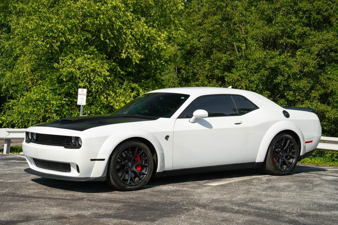 2016 Dodge Challenger SRT Hellcat 3rd Gen - Image 8 of 31
