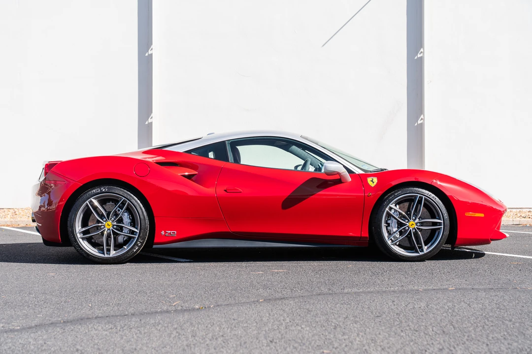 2018 Ferrari 488 GTB - Image 14 of 31