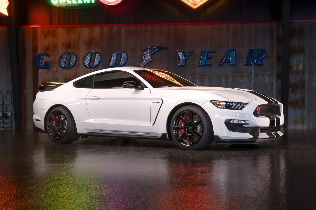 2019 Ford S550 Shelby Mustang GT350R - Image 2 of 31