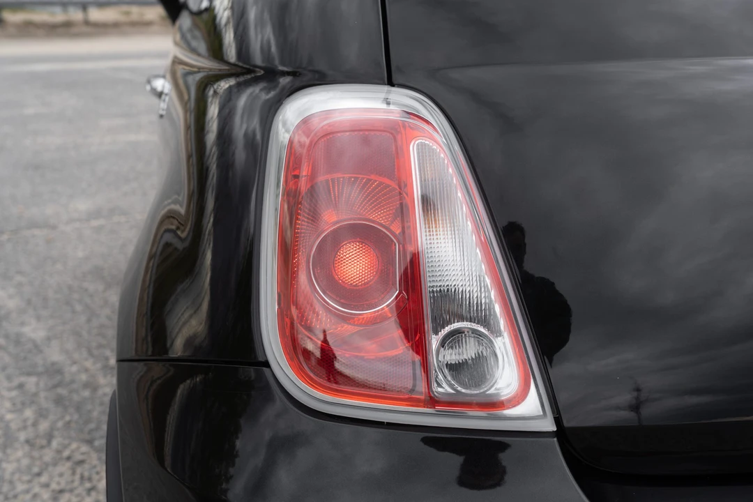 2013 Fiat Abarth 500 - Image 14 of 31