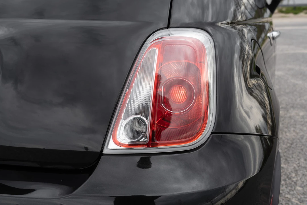 2013 Fiat Abarth 500 - Image 15 of 31