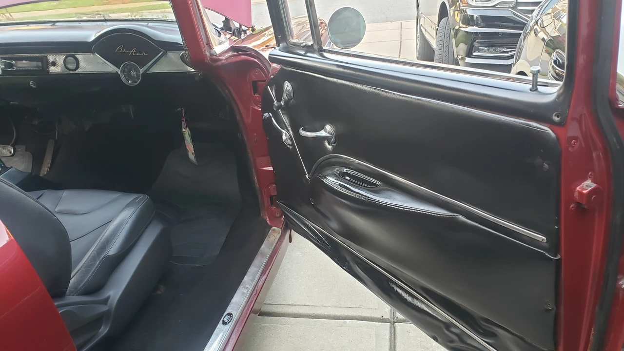 1955 Chevrolet Tri-Five Bel Air Sedan & Wagon - Image 24 of 31