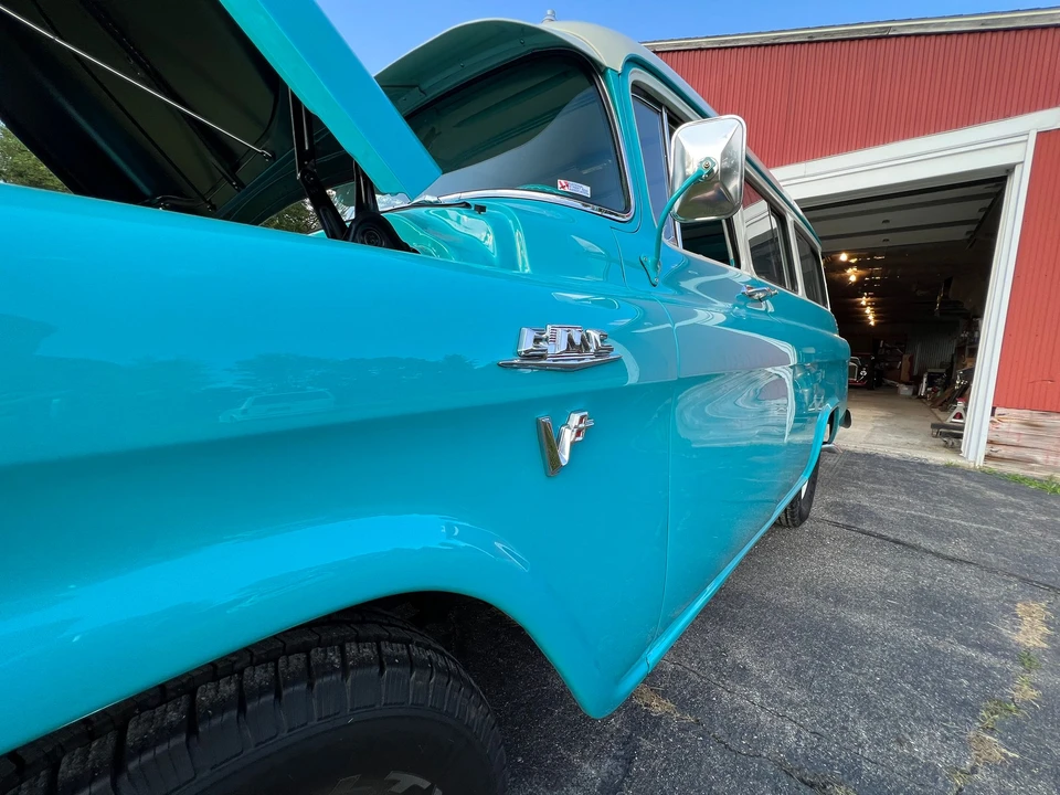 1958 GMC Suburban 4th Gen - Image 25 of 31