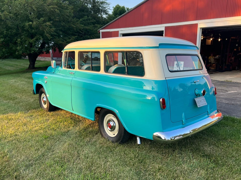 1958 GMC Suburban 4th Gen - Image 16 of 31