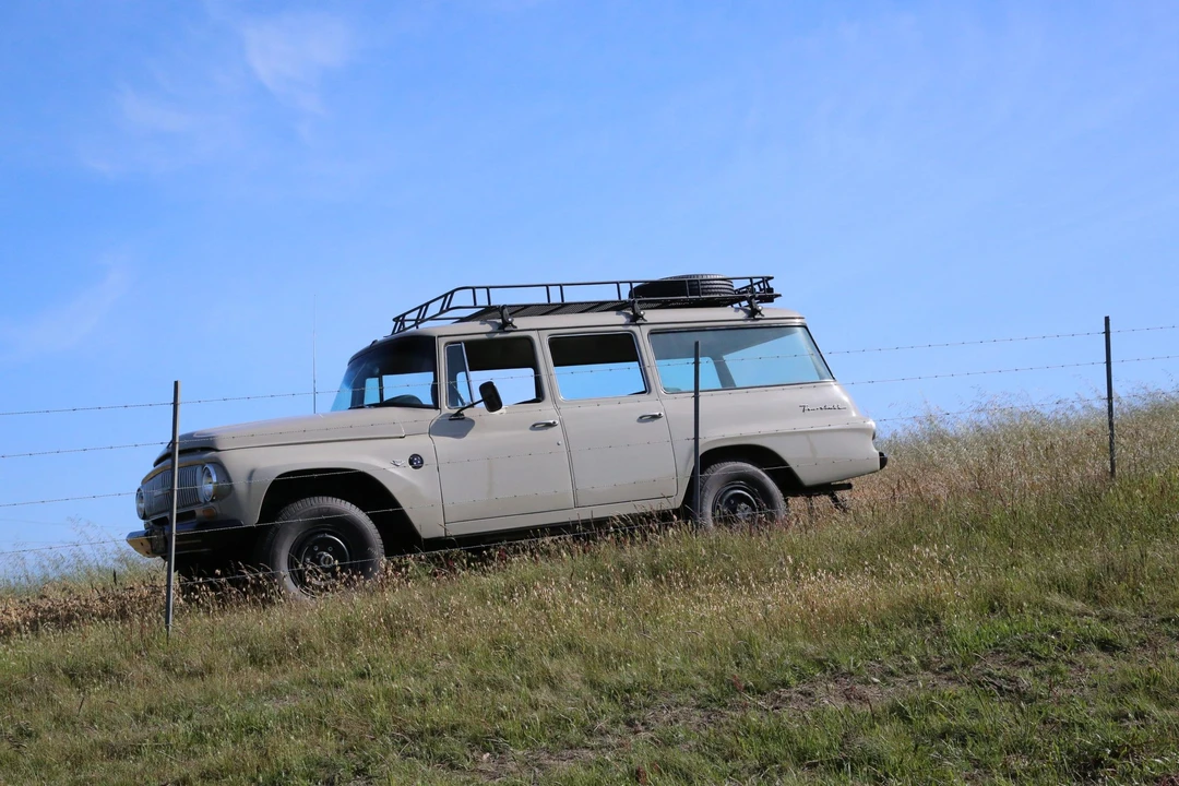 1965 International Harvester Travelall - Image 13 of 31