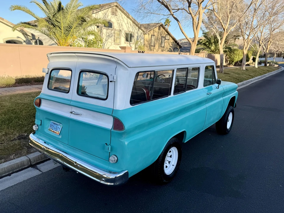 1966 Chevrolet Suburban 5th Gen - Image 9 of 31