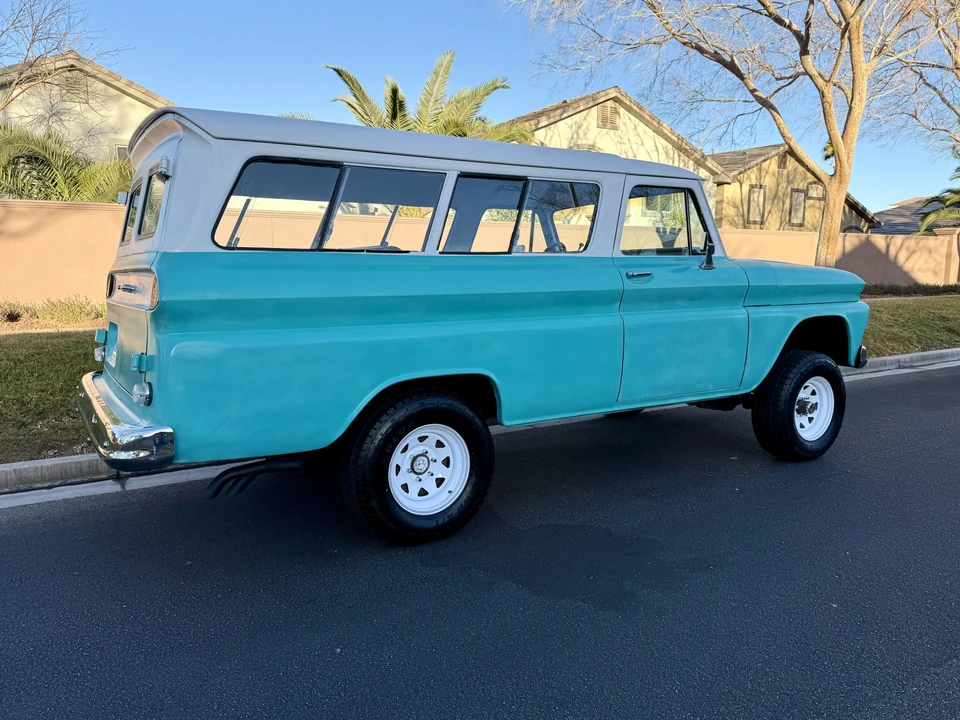 1966 Chevrolet Suburban 5th Gen - Image 10 of 31