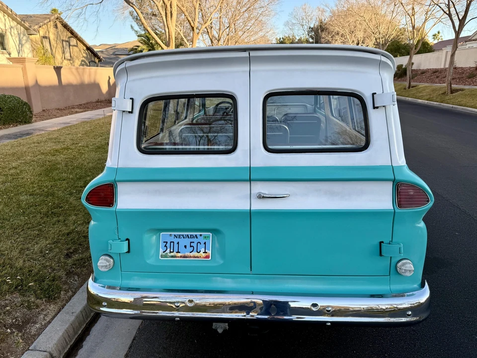 1966 Chevrolet Suburban 5th Gen - Image 8 of 31