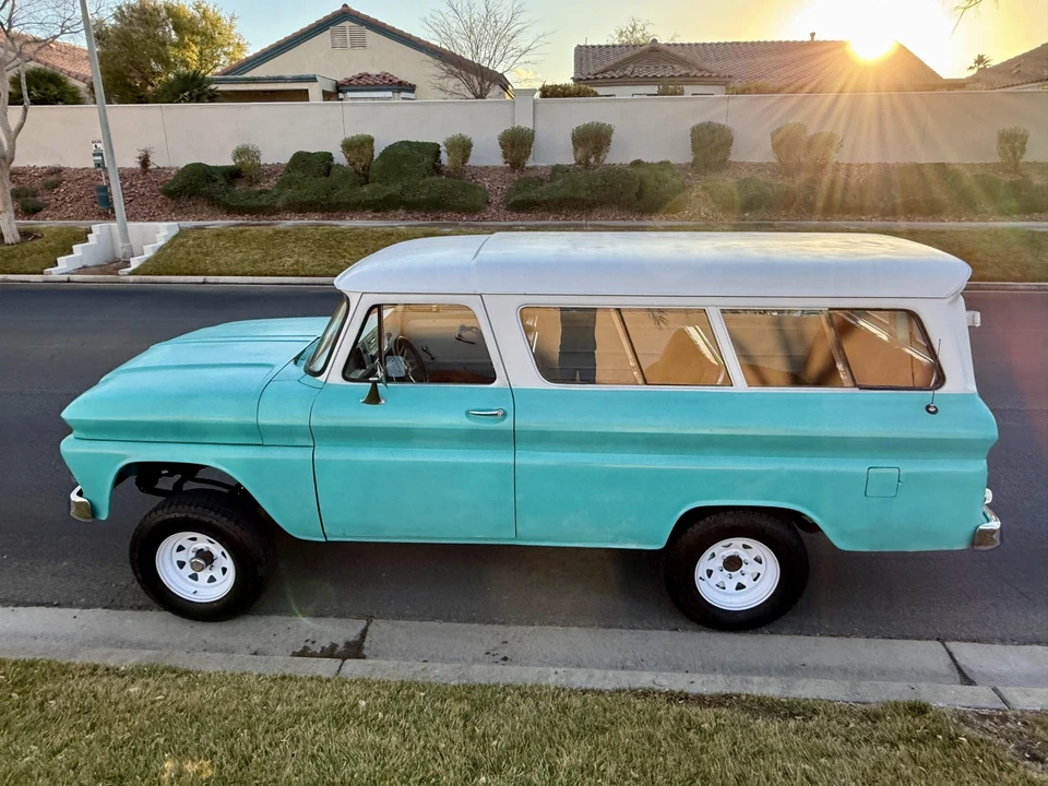 1966 Chevrolet Suburban 5th Gen - Image 6 of 31