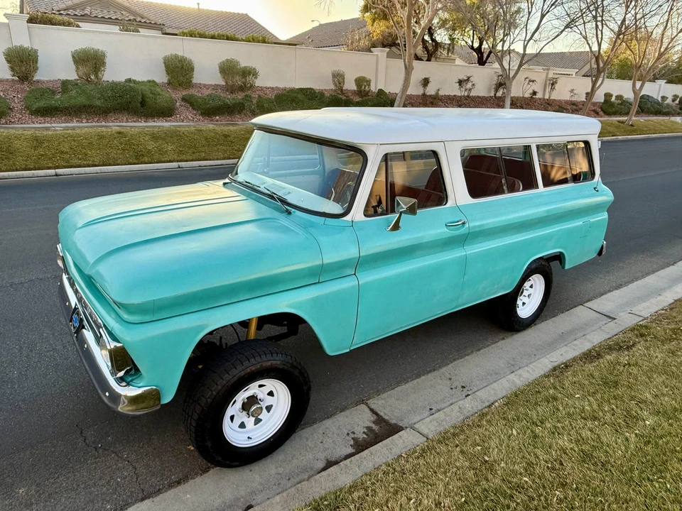 1966 Chevrolet Suburban 5th Gen - Image 4 of 31