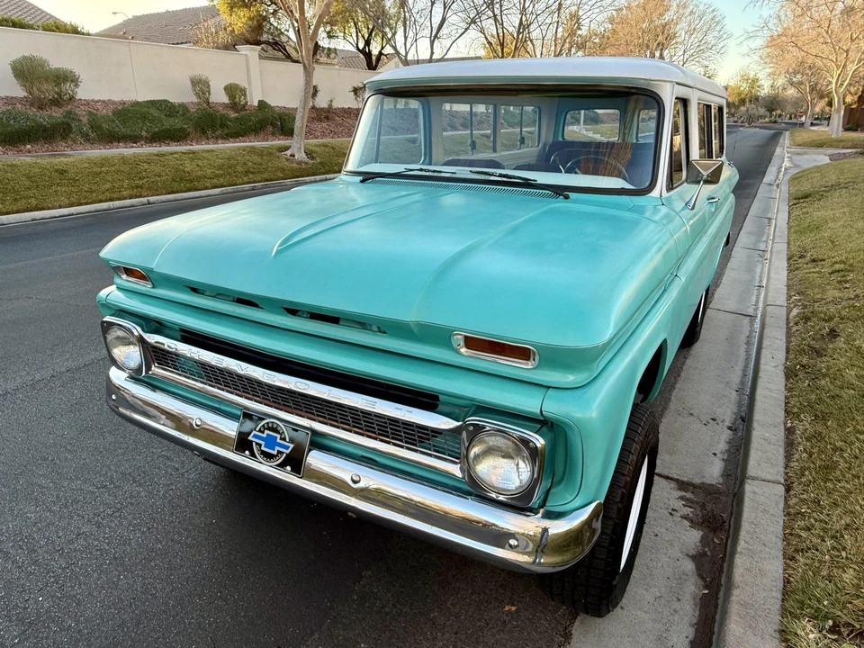 1966 Chevrolet Suburban 5th Gen - Image 2 of 31
