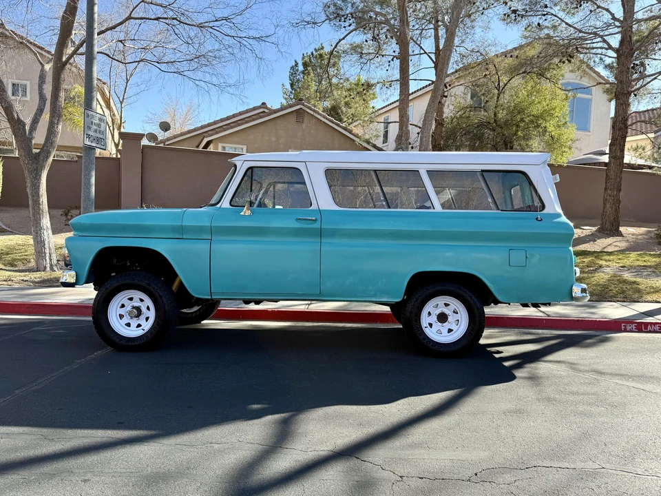 1966 Chevrolet Suburban 5th Gen - Image 5 of 31