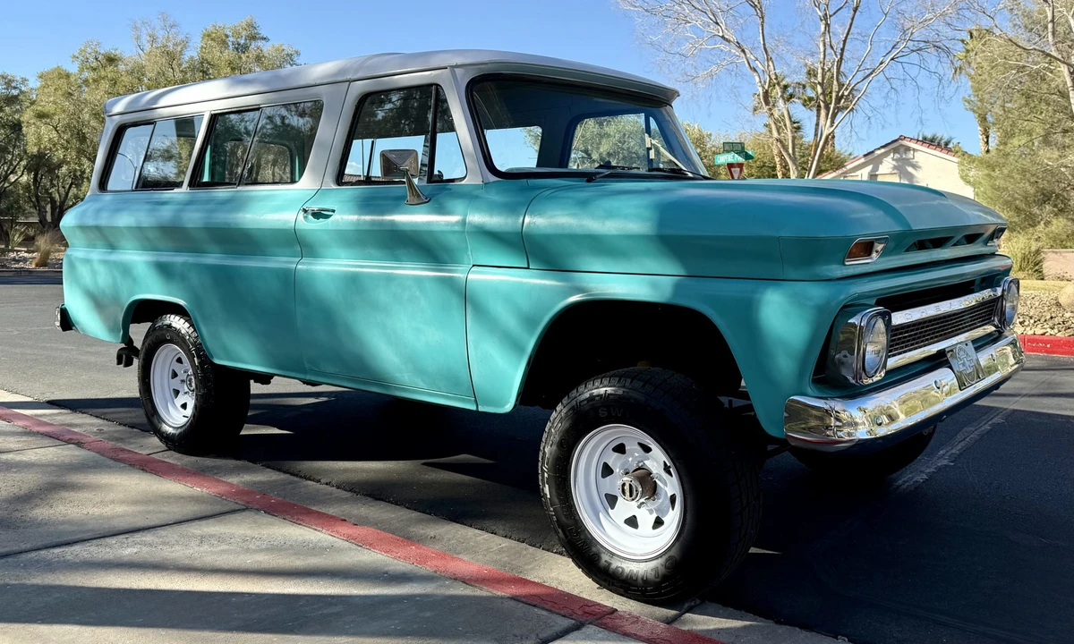 1966 Chevrolet Suburban 5th Gen - Image 15 of 31