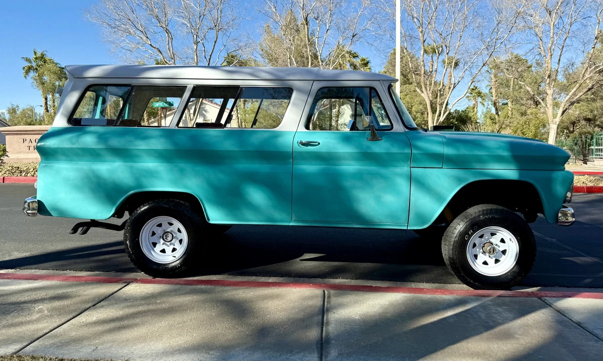 1966 Chevrolet Suburban 5th Gen - Image 16 of 31