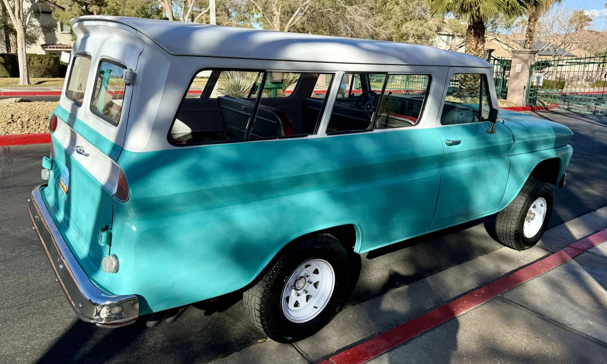 1966 Chevrolet Suburban 5th Gen - Image 19 of 31