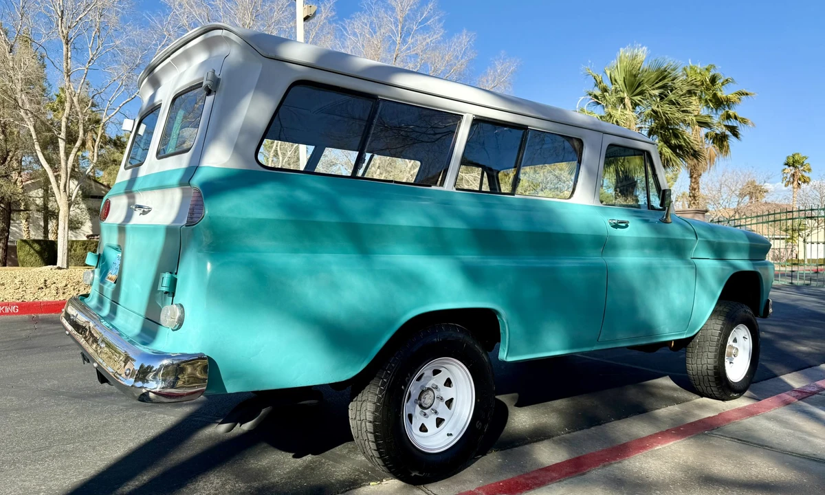 1966 Chevrolet Suburban 5th Gen - Image 18 of 31
