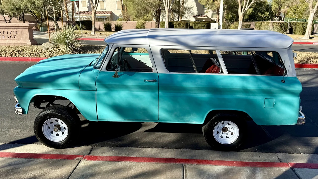 1966 Chevrolet Suburban 5th Gen - Image 23 of 31