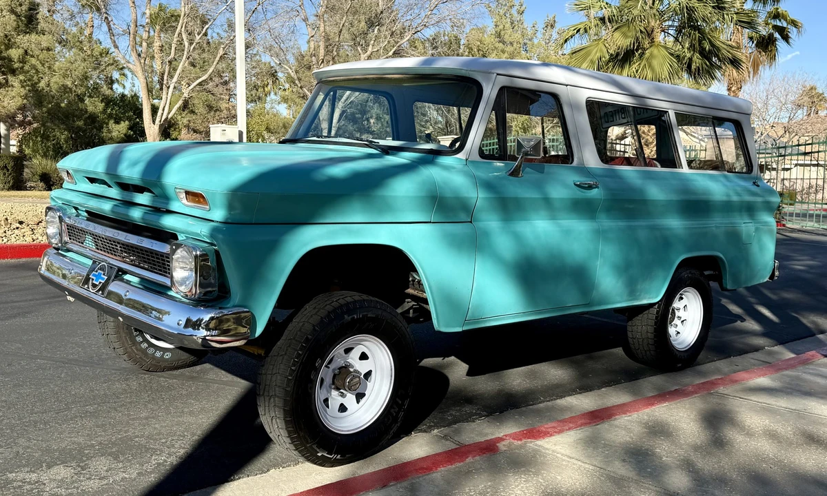 1966 Chevrolet Suburban 5th Gen - Image 24 of 31