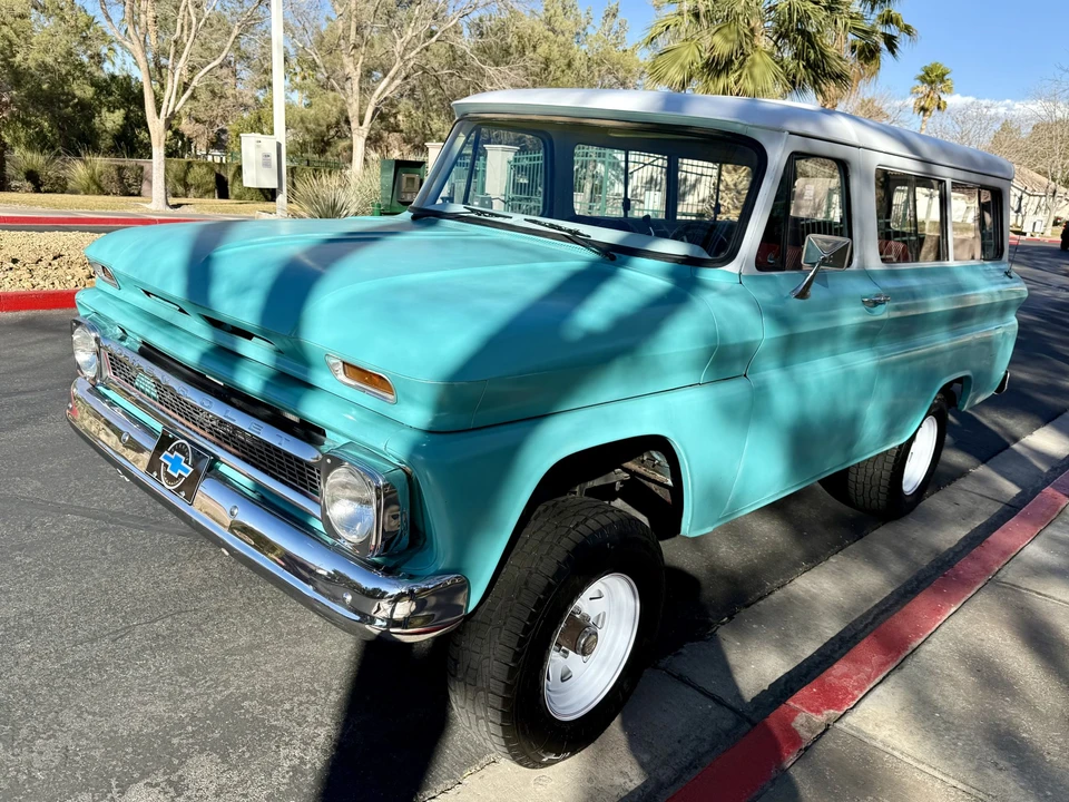 1966 Chevrolet Suburban 5th Gen - Image 25 of 31