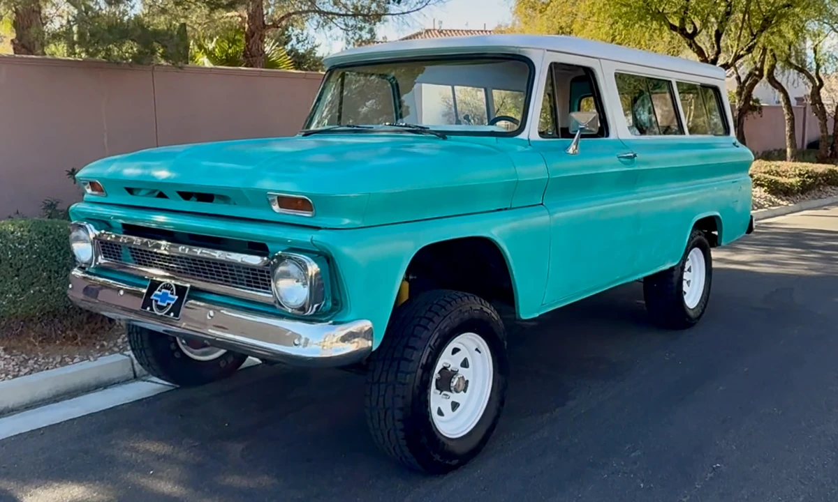 1966 Chevrolet Suburban 5th Gen - Image 3 of 31