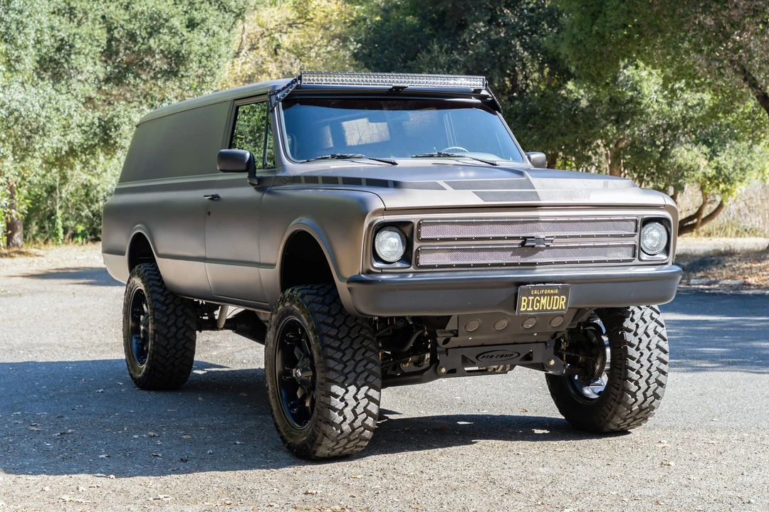 1969 Chevrolet Suburban 6th Gen - Image 3 of 31