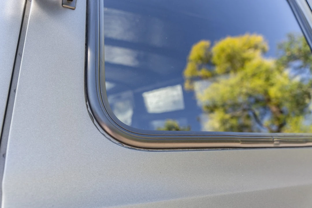 1969 Chevrolet Suburban 6th Gen - Image 23 of 31