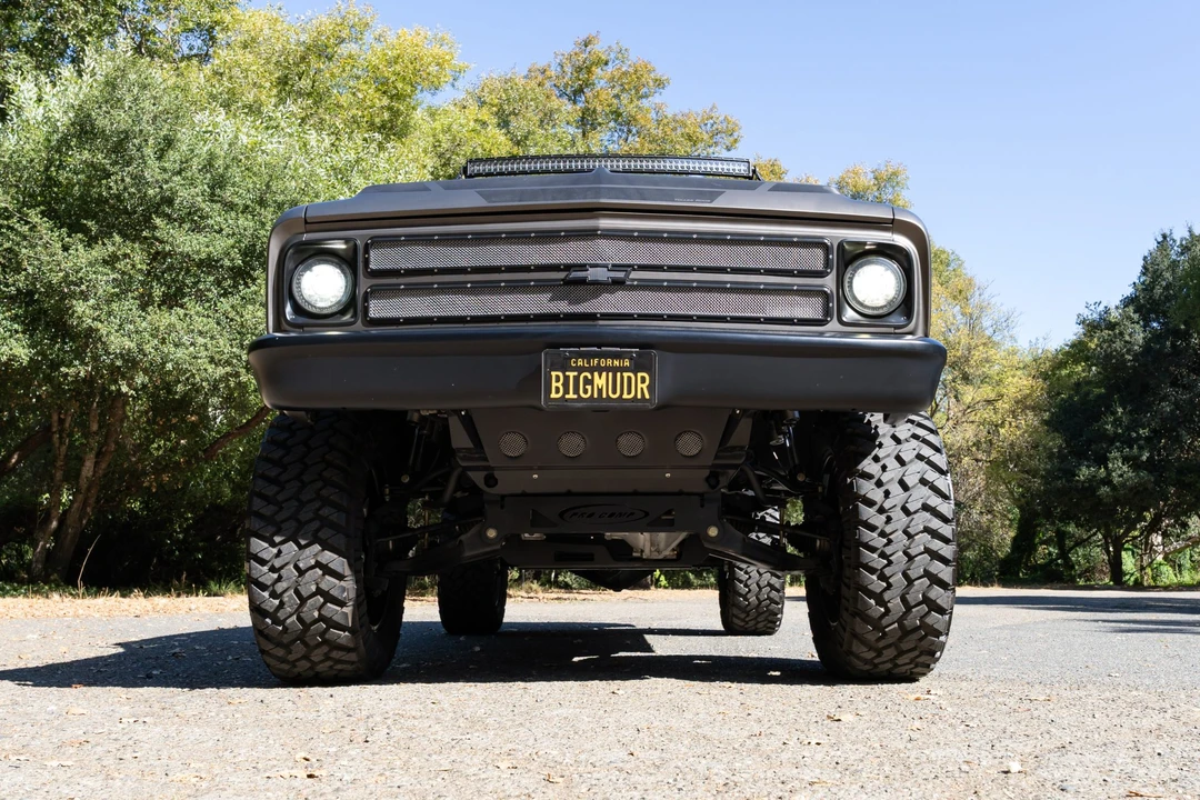 1969 Chevrolet Suburban 6th Gen - Image 10 of 31