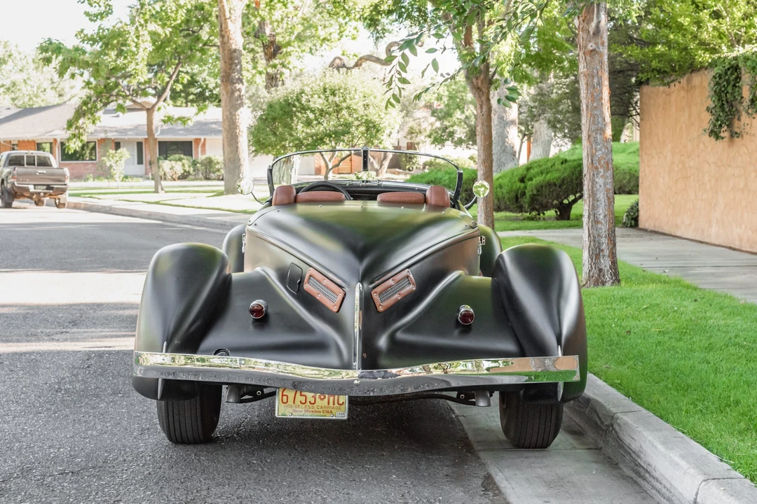 Auburn Speedster - Image 4 of 31