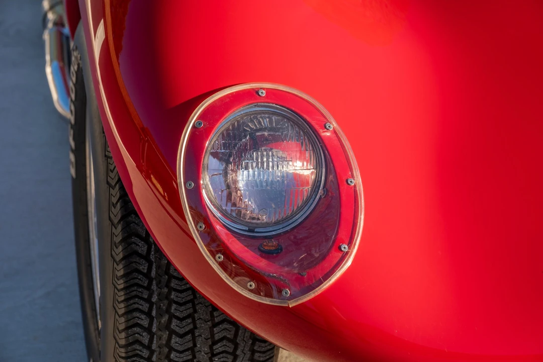 Chevrolet Corvette - Image 13 of 31