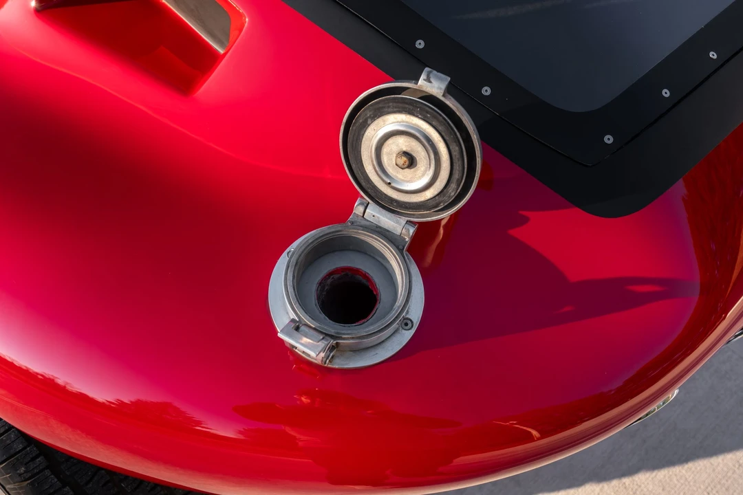 Chevrolet Corvette - Image 23 of 31
