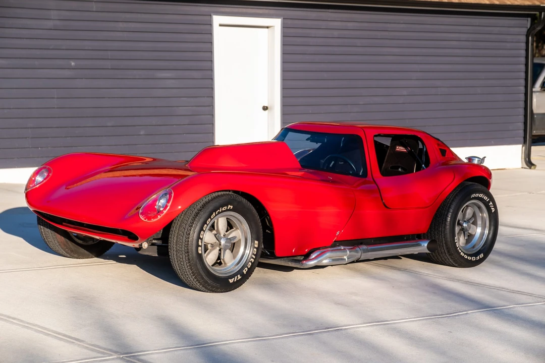 Chevrolet Corvette - Image 2 of 31