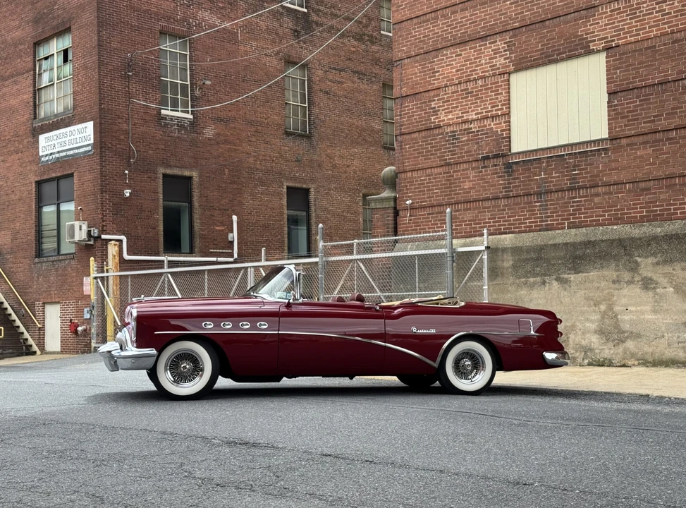 1954 Buick Roadmaster - Image 2 of 31