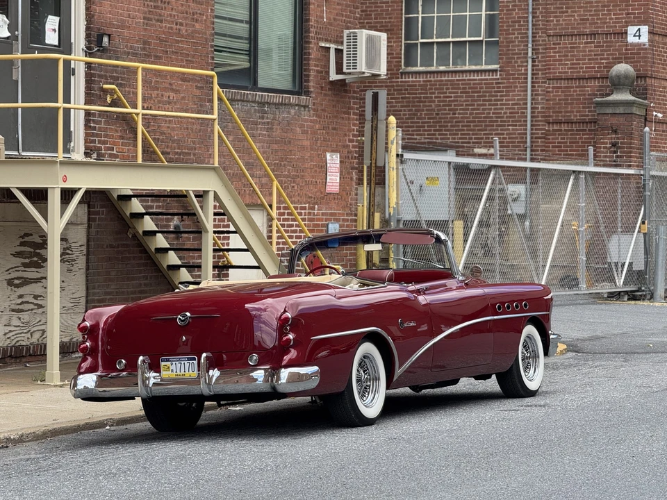 1954 Buick Roadmaster - Image 17 of 31